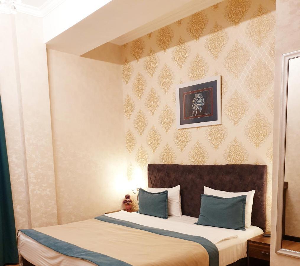 Nemi Baku Center Hotel Bagian luar foto